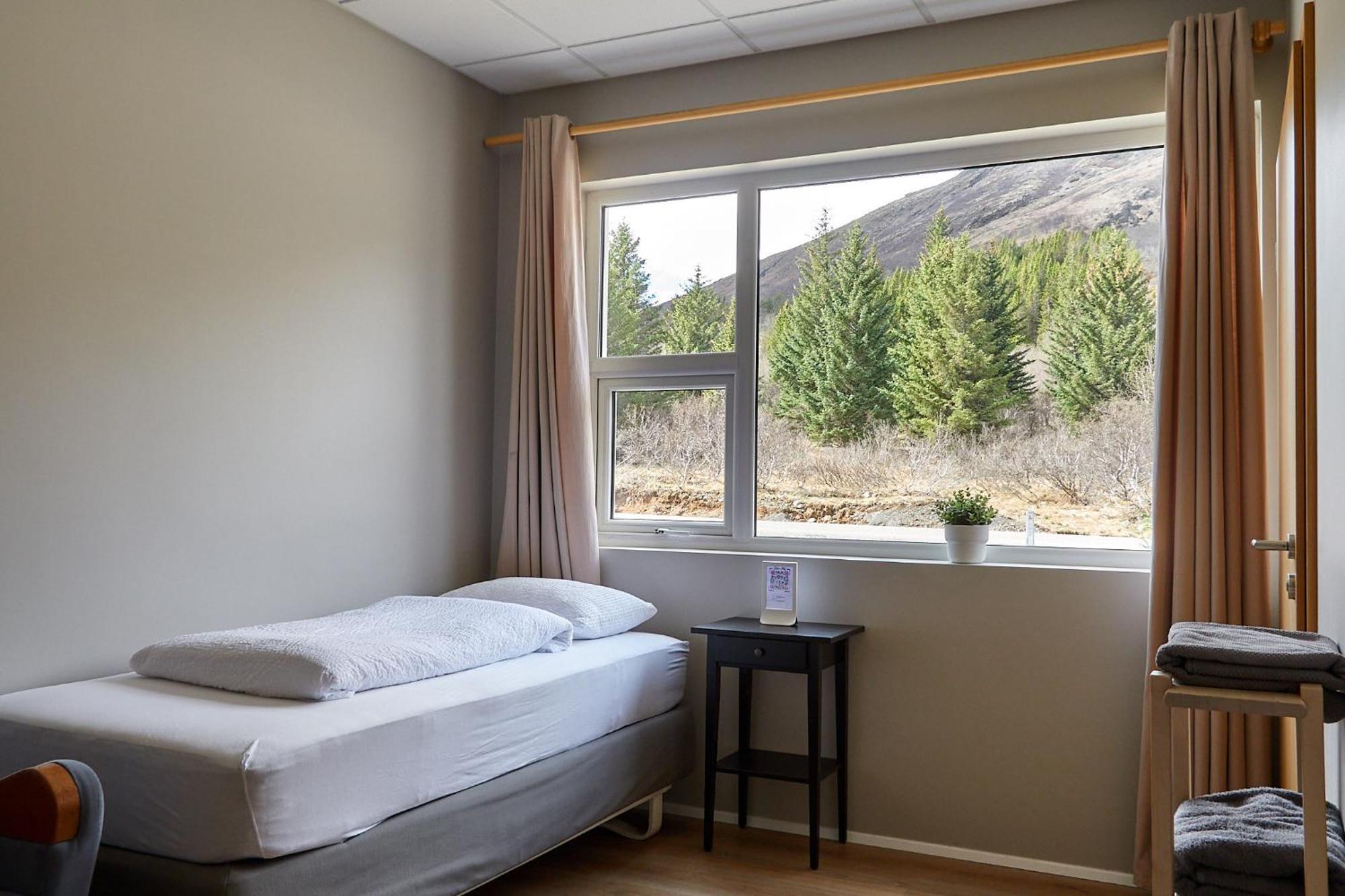 Hotel Лаугарватн Екстериор снимка