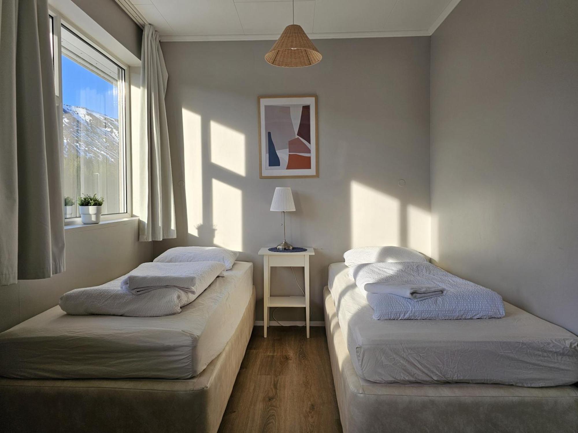 Hotel Лаугарватн Екстериор снимка