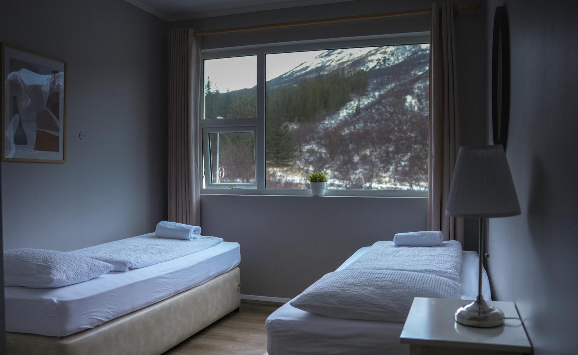 Hotel Лаугарватн Екстериор снимка