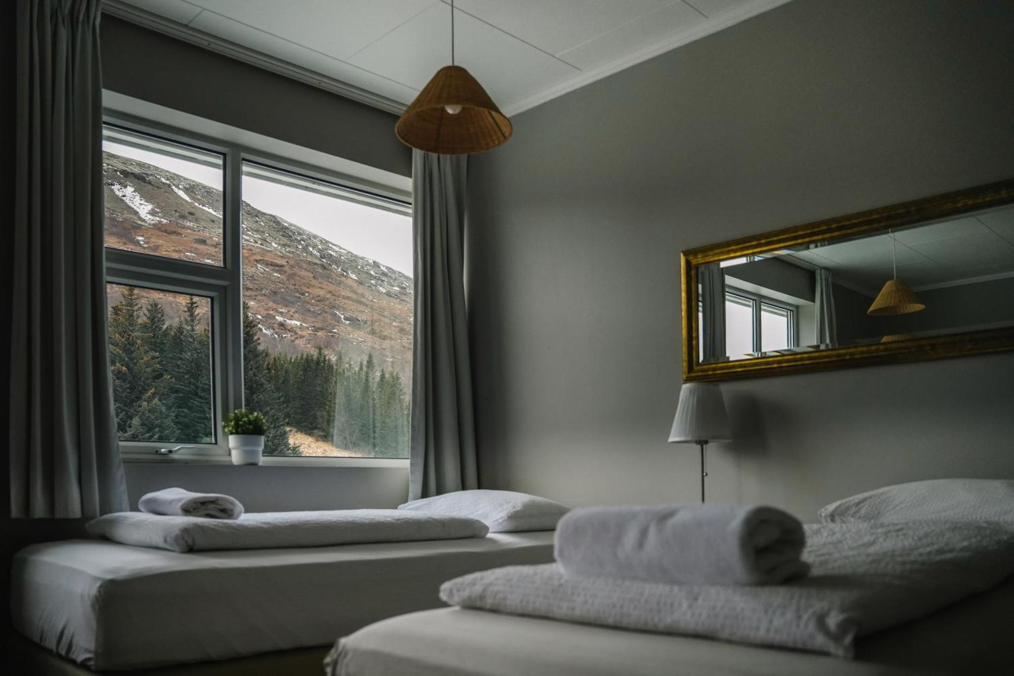 Hotel Лаугарватн Екстериор снимка